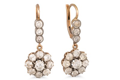 Lot 90 - A PAIR OF ANTIQUE DIAMOND CLUSTER DROP...