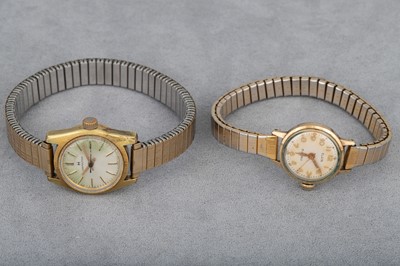 Lot 153 - A LADY'S ELGIN WRISTWATCH, gold-plated,...