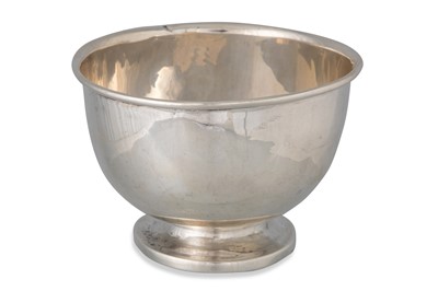 Lot 387 - A GEORGE V ANTIQUE BELFAST SILVER BOWL, by...