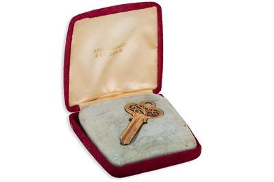 Lot 76 - A MODERN 9CT GOLD KEY BLANK, boxed, unused,...