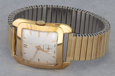 Lot 163 - A GENT'S GOLD PLATED ROAMER WATCH, with...