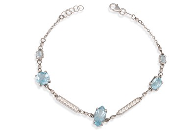 Lot 178 - AN AQUAMARINE AND DIAMOND BRACELET, the...