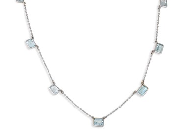 Lot 182 - AN AQUAMARINE SET NECKLACE, the rectangular...