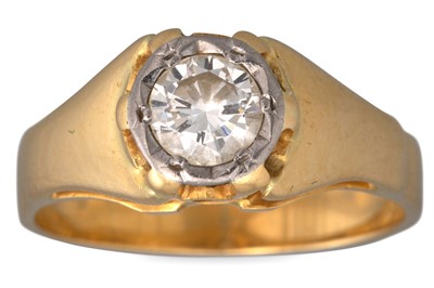 Lot 176 - A VINTAGE DIAMOND SOLITAIRE RING, C.1970's,...