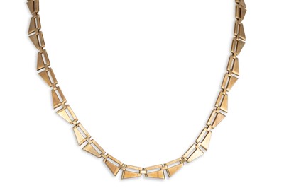 Lot 70 - A TRIANGULAR LINK GOLD NECKLACE, in 9ct, 16"...