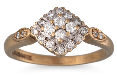 Lot 53 - A DIAMOND CLUSTER RING, mounted in 9ct yellow...