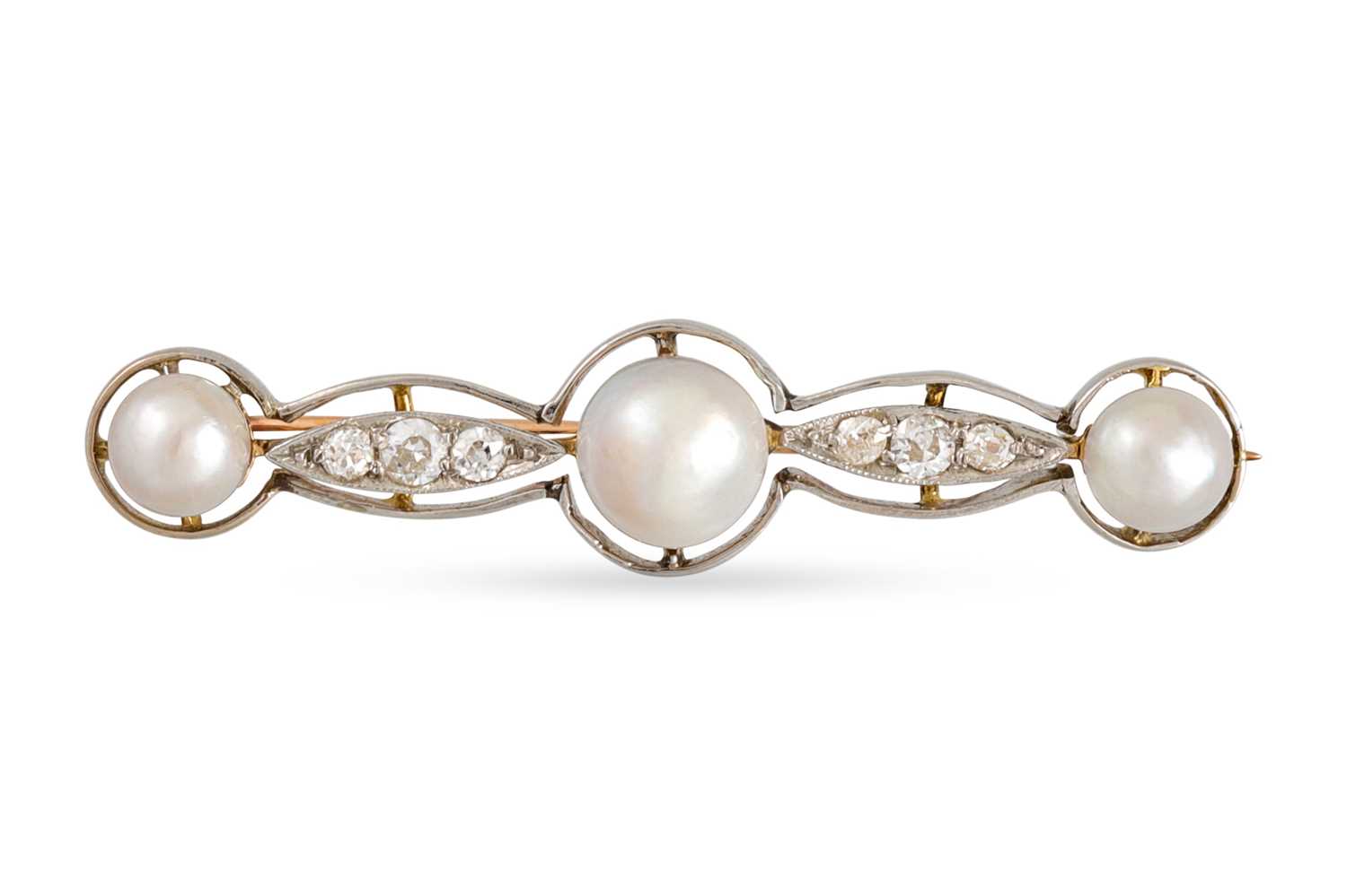 Lot 65 - AN ANTIQUE PEARL AND OLD CUT DIAMOND BAR...