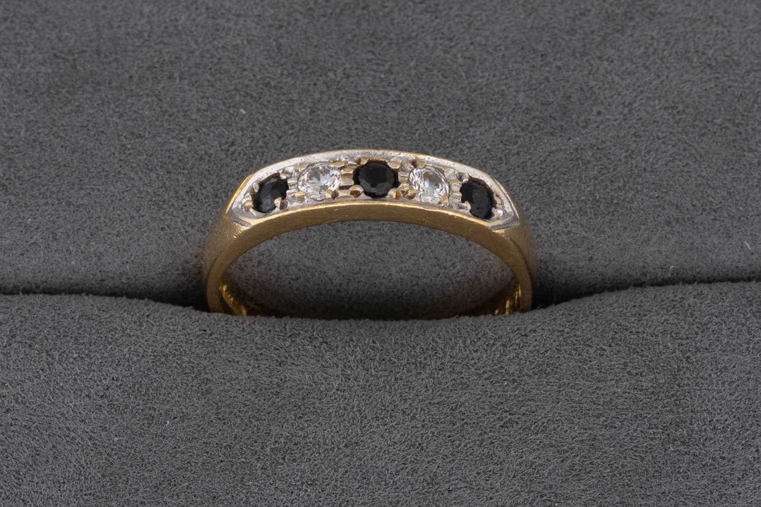 Lot 100 - AN 18CT YELLOW GOLD STONE SET RING, made by...