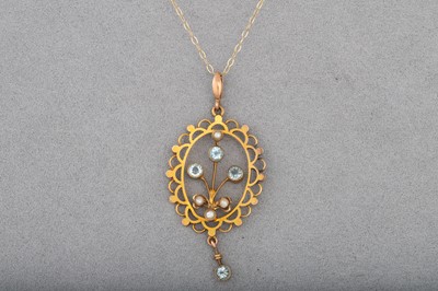 Lot 64 - AN ANTIQUE 9CT GOLD AQUAMARINE AND SEED PEARL...