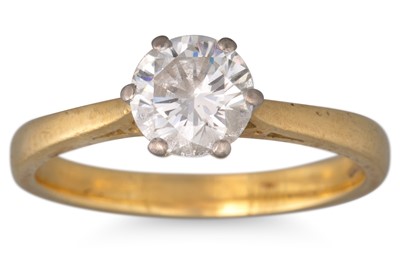 Lot 109 - A DIAMOND SOLITAIRE RING, the round brilliant...