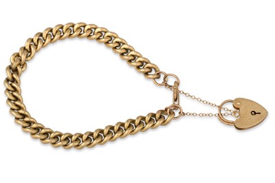 Lot 113 - A 9CT GOLD CURB LINK BRACELET, with lobster...