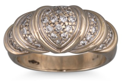 Lot 48 - AN 18CT GOLD DIAMOND SET RING, set with round...