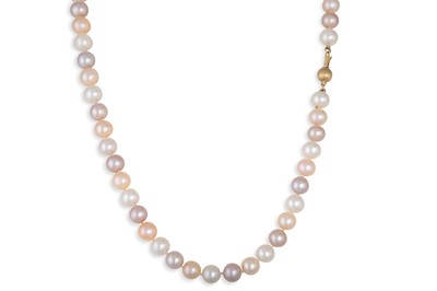 Lot 230 - A CULTURED PEARL NECKLACE, to a 14ct gold clasp