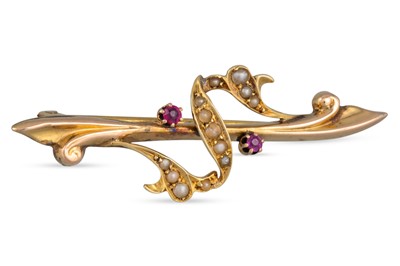 Lot 231 - A RUBY AND SEED PEARL BROOCH, mounted in 15ct...