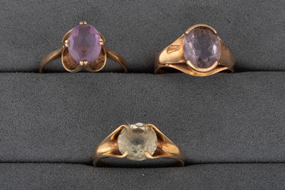 Lot 88 - AN AMETHYST RING, mounted in 14ct yellow gold,...