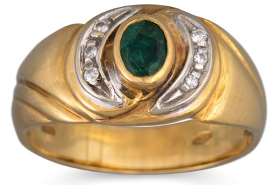 Lot 157 - AN EMERALD AND DIAMOND RING, mounted in 18ct...