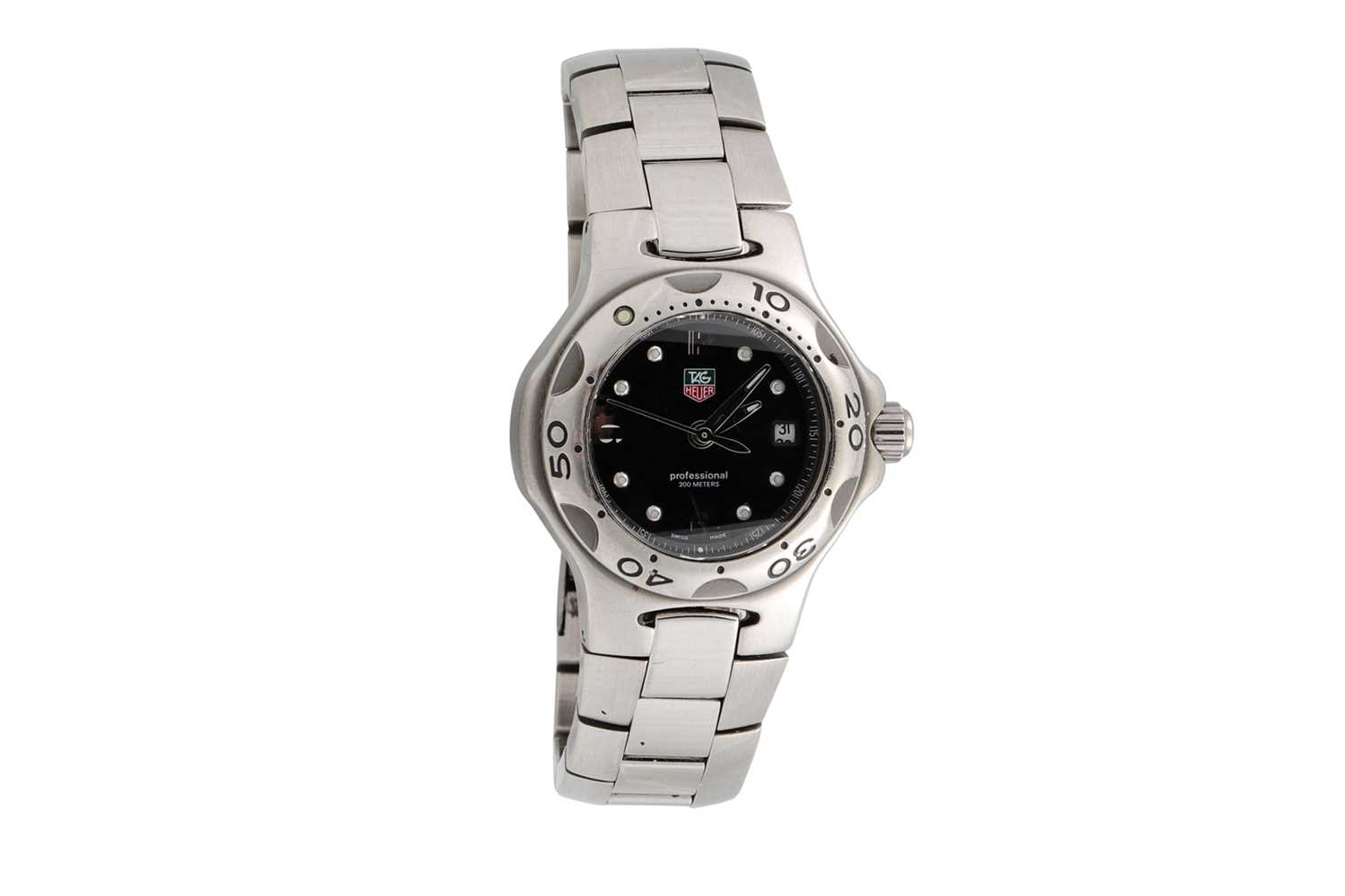 Lot 469 - A LADY'S STAINLESS STEEL TAG HEUER WRIST WATCH,...