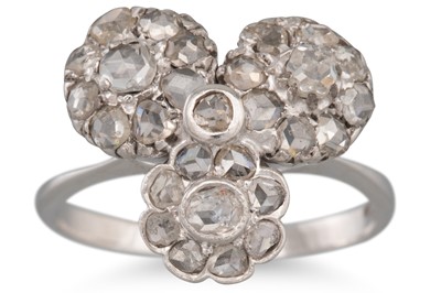 Lot 250 - AN ANTIQUE ROSE CUT DIAMOND RING, of triple...