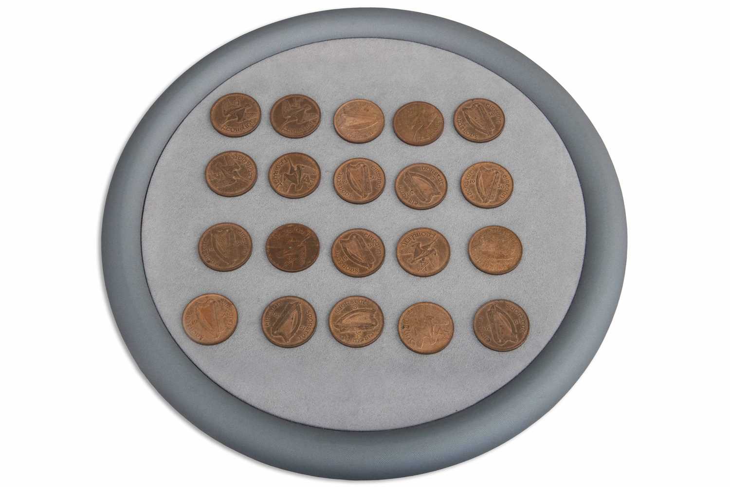 Lot 321 - 20 X 1936 IRISH FARTHINGS, uncirculated with...