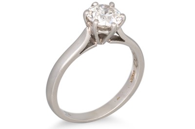 Lot 239 - A DIAMOND SOLITAIRE RING, the brilliant cut...