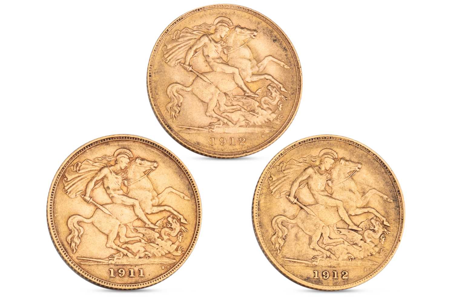 Lot 331 - THREE HALF GOLD SOVEREIGN ENGLISH COINS GV,...