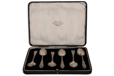 Lot 411 - A GEORGE V SET OF SIX STERLING SILVER BRIGHT...