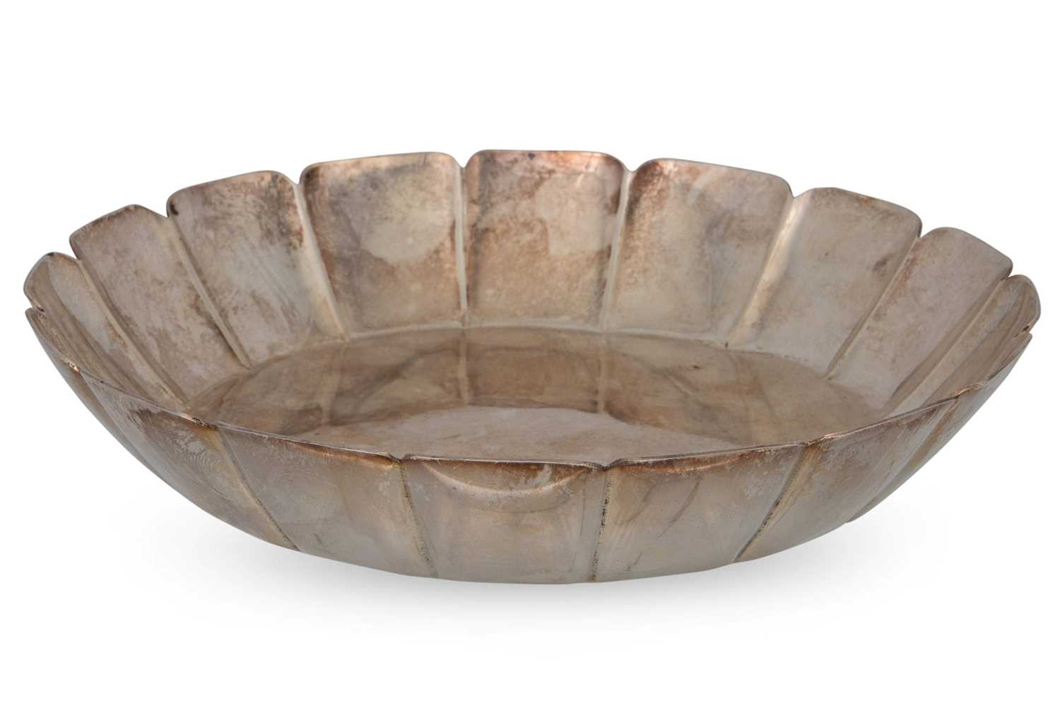 Lot 445 - AN IRISH SILVER STRAWBERRY DISH, by Alwright &...