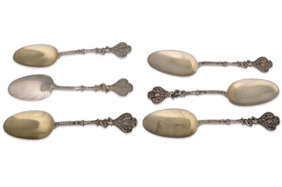 Lot 475 - A SET OF SIX HEAVY VICTORIAN SILVER SPOONS,...