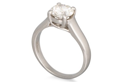 Lot 231 - A DIAMOND SOLITAIRE RING, the brilliant cut...