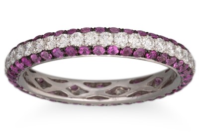 Lot 224 - A DIAMOND AND PINK SAPPHIRE RING, the pave set...