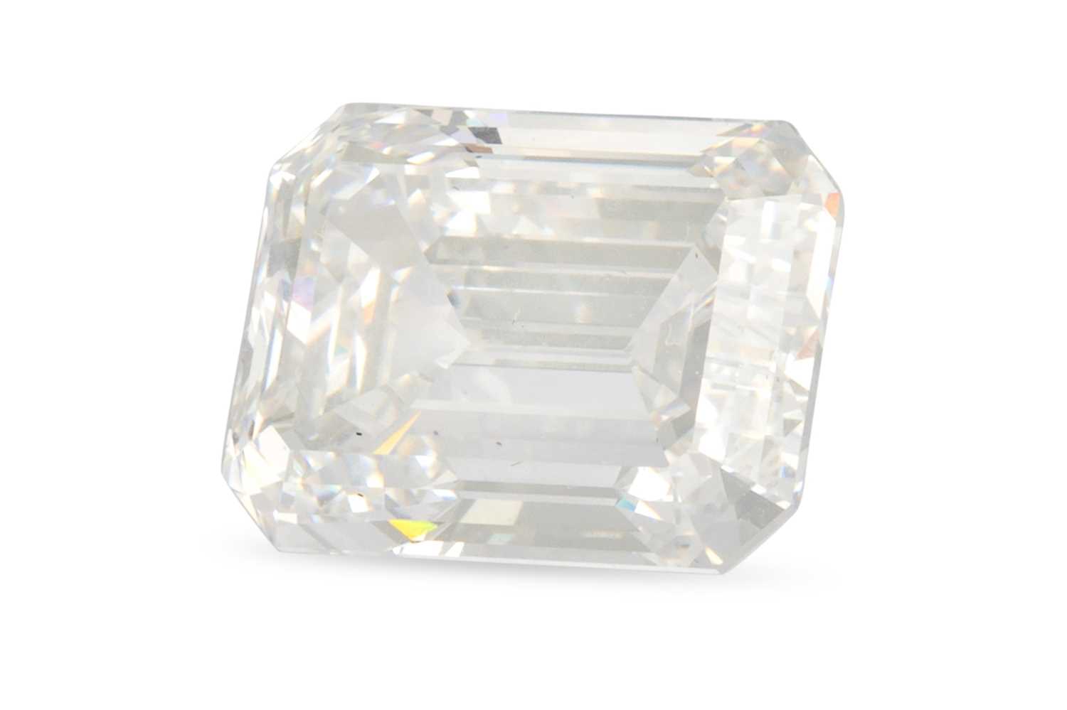 Lot 263 - AN IMPORTANT LOOSE DIAMOND, the emerald cut...