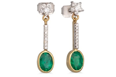 Lot 201 - A PAIR OF EMERALD AND DIAMOND DROP EARRINGS,...