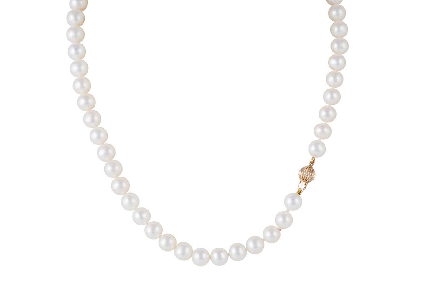 Lot 229 - A CULTURED PEARL NECKLACE, with 14ct gold clasp