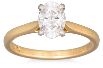 Lot 293 - A DIAMOND SOLITAIRE RING, the oval brilliant...