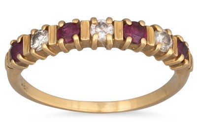 Lot 285 - A RUBY AND DIAMOND FIVE STONE RING, with bar...