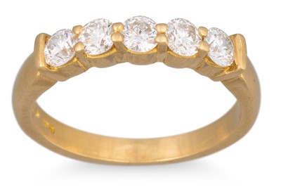 Lot 329 - A DIAMOND FIVE STONE RING, the round brilliant...