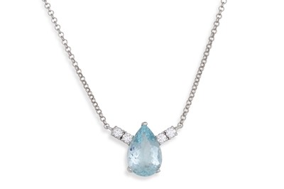 Lot 172 - AN AQUAMARINE AND DIAMOND NECKLACE, the pear...