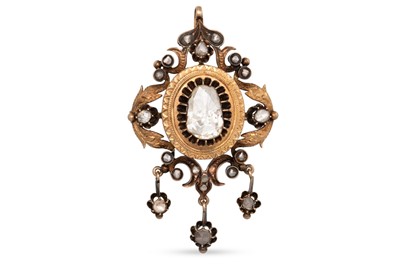 Lot 174 - AN ANTIQUE DIAMOND BROOCH / PENDANT, the large...