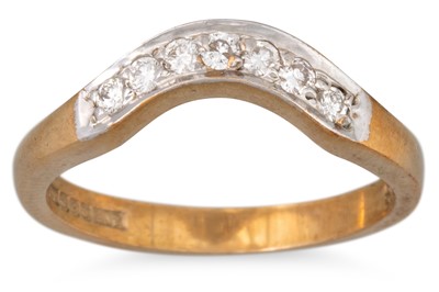 Lot 103 - A WISHBONE DIAMOND RING, mounted in 9ct yellow...