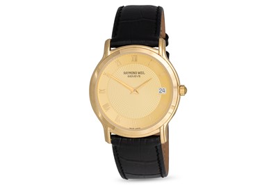 Lot 372 - A GENT'S RAYMOND WEIL WRISTWATCH, with date,...