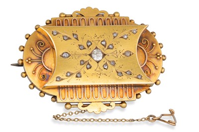 Lot 277 - AN ANTIQUE 18CT GOLD PLAQUE BROOCH, diamond...