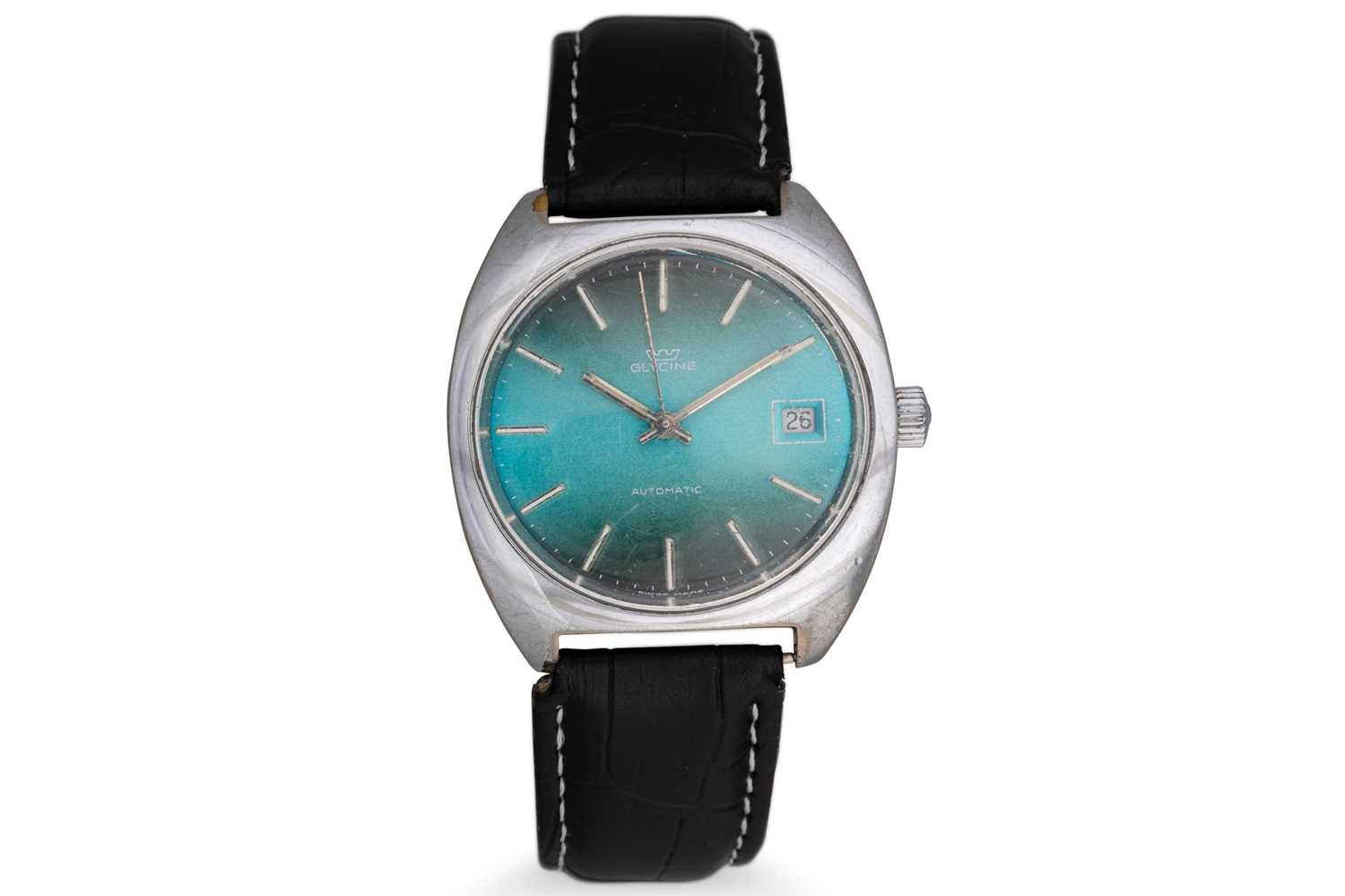 Lot 330 - A GENT'S VINTAGE GLYCINE WRISTWATCH, blue face,...