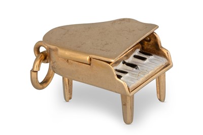 Lot 45 - A LARGE QUANTITY OF YELLOW METAL, 14ct gold...