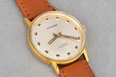 Lot 195 - A GENT'S VINTAGE 'EXCALIBUR' WRISTWATCH, baton...