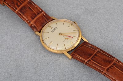 Lot 198 - A GENT'S VINTAGE GRUEN PRECISION 501...