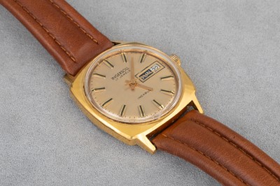 Lot 210 - A GENT'S VINTAGE 'INGERSOLL' GOLD PLATED...