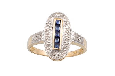 Lot 178 - A DIAMOND AND SAPPHIRE CLUSTER RING, of oval...
