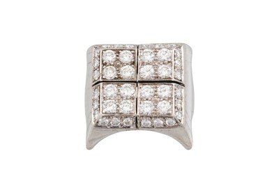 Lot 179 - A DIAMOND CLUSTER RING, of square from set in...