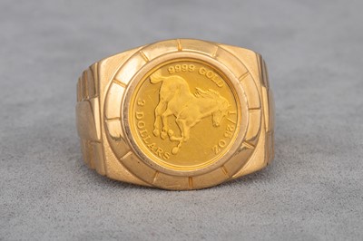 Lot 6 - A QUEEN ELIZABETH II TUVALU $3 GOLD COIN RING,...