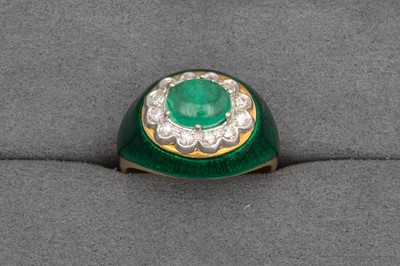 Lot 15 - AN EMERALD AND DIAMOND RING, the cabochon...